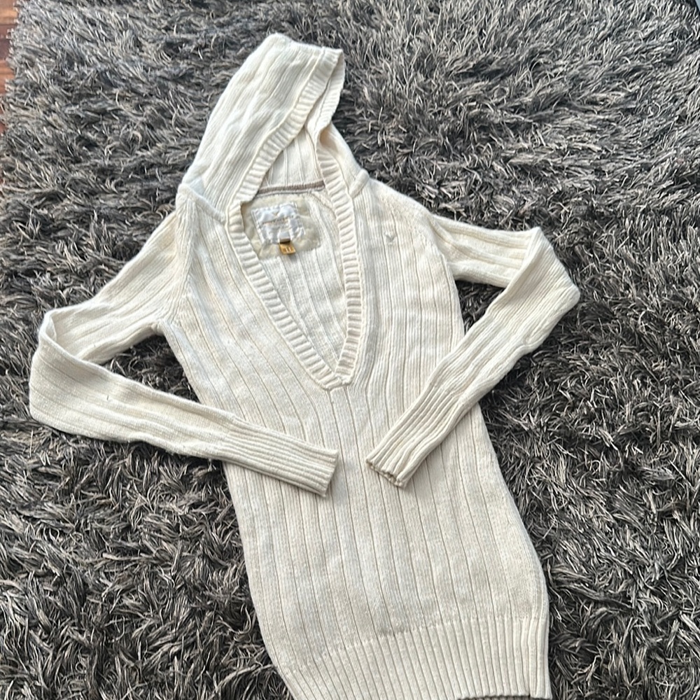 Vintage American Eagle Outfitters y2k Cream V-Neck Sweater